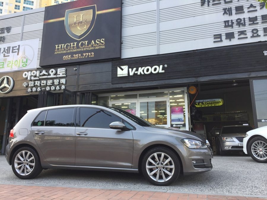 창원 썬팅 전문점에서 폭스바겐 골프 열차단 짱 브이쿨로 전면 재시공