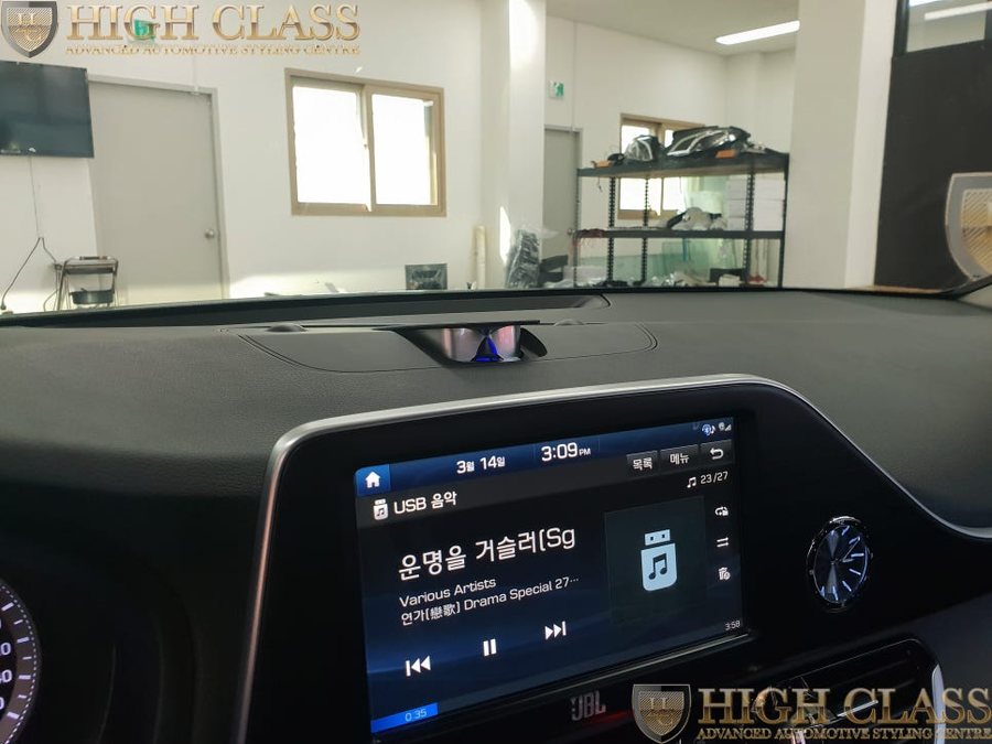 그랜저IG 전동 센터스피커 시선 강탈 사운드