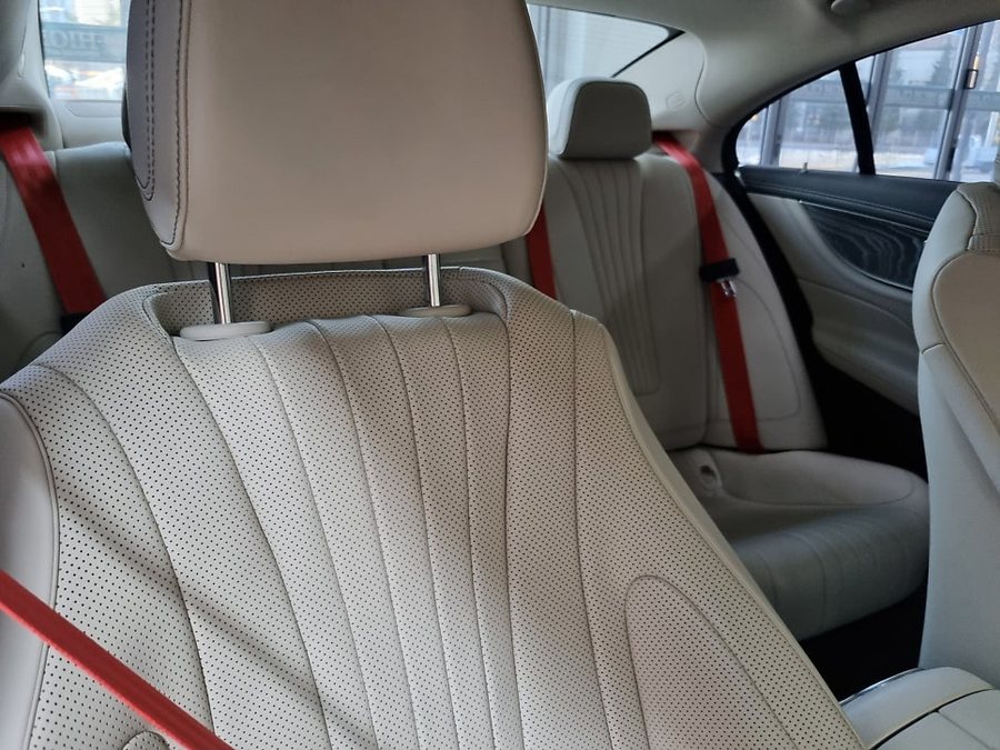 벤츠 CLS 450 레드 안전벨트 베이지시트에 최고의 컬러
