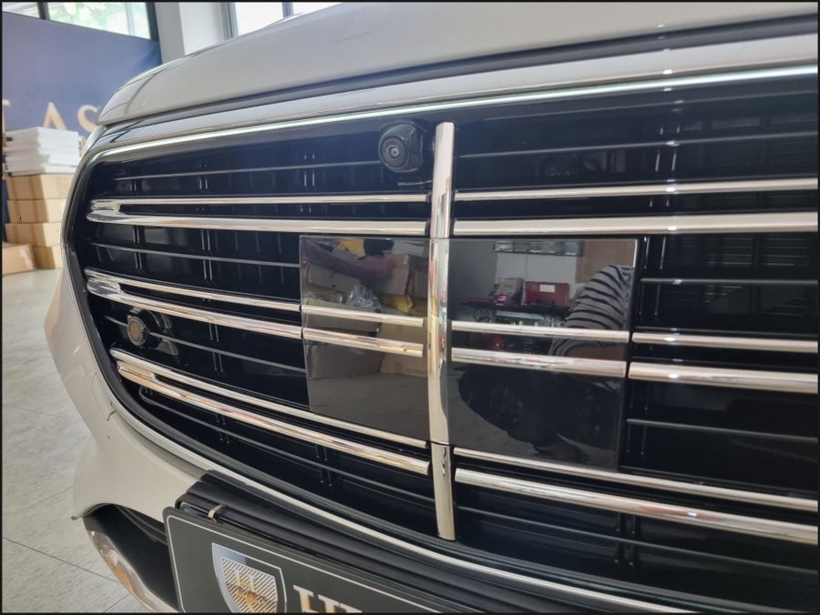 2025 벤츠E클래스 E220d 순정발광그릴, 포칼스피커