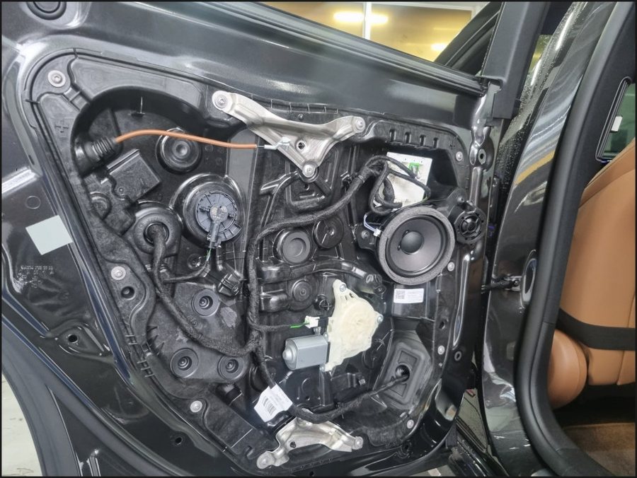 W214 벤츠 E클래스 리어 커튼 뒷좌석 탑승자를 위한 정품 옵션