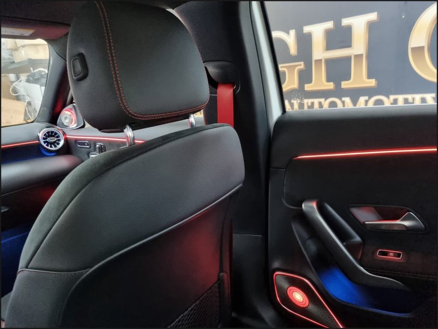 신형 벤츠A클래스 A35AMG 코딩, 4D부메스터, 미드레인지 도어라인 엠비언트