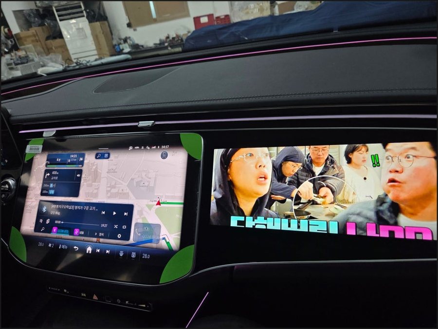 W214 벤츠E클래스 조수석스크린 모니터 + 순정 뒷좌석 리어공조기