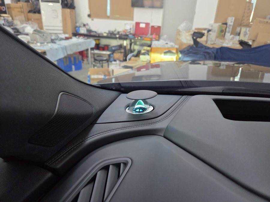 아우디 Q7 50 TDI 뱅앤올롭슨 전동트위터 시공 위치