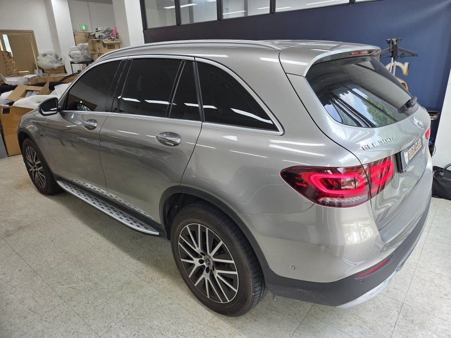 벤츠 GLC 300e 통풍옵션 추가 엠비언트와 함께 시공 가능한 매장
