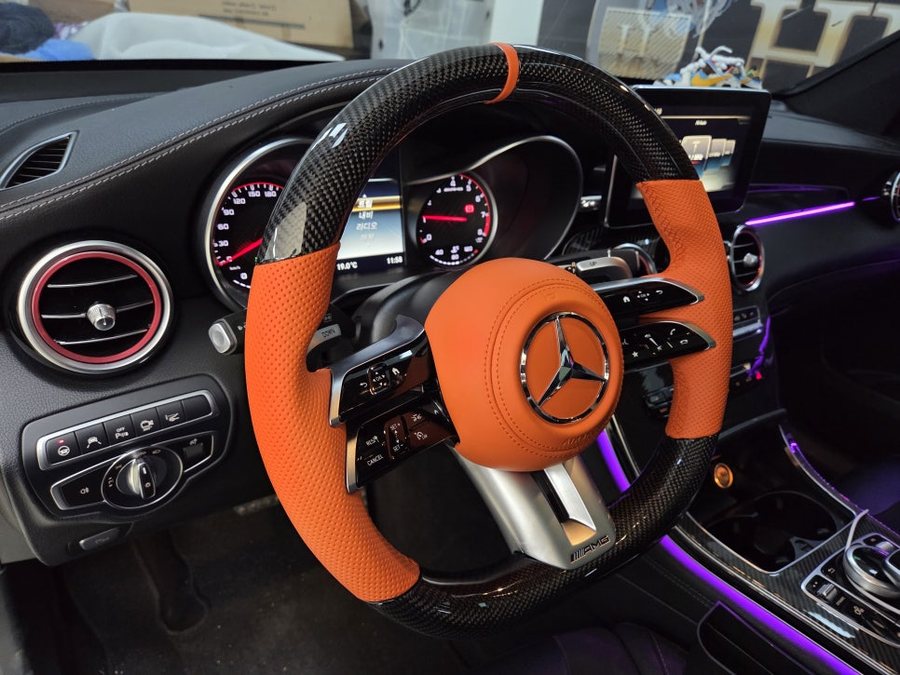 벤츠 GLC 63 AMG 잠자리 핸들 카본 구성