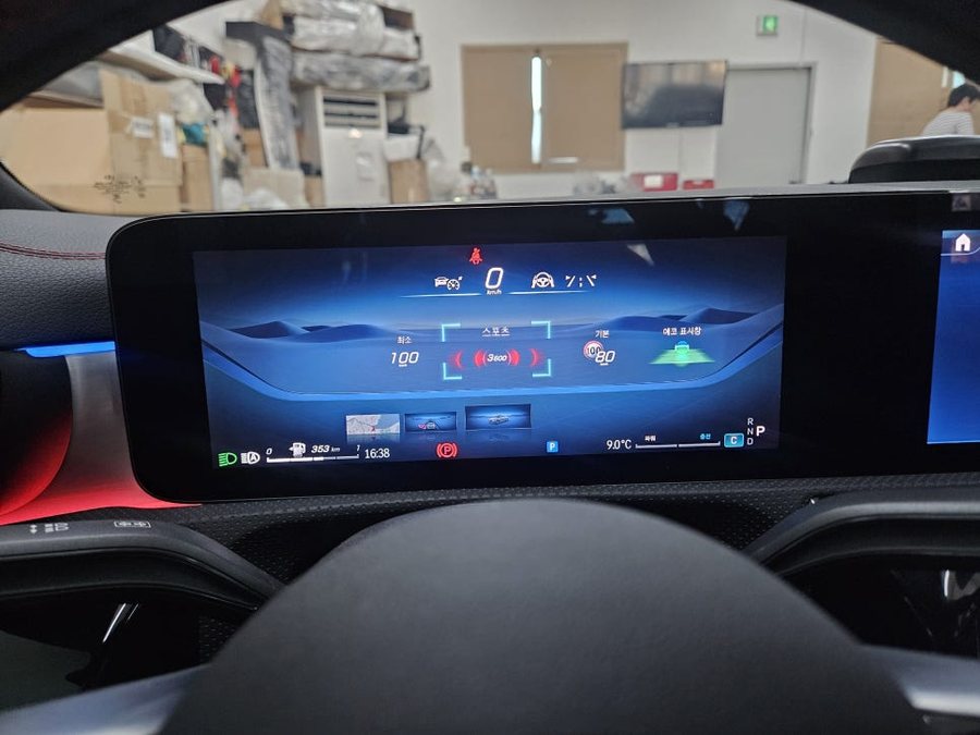 벤츠 CLA 250 HUD 페이스리프트 모델 순정 옵션