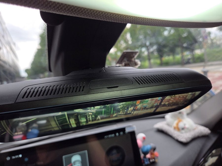 BMW F20 118d 해치백 디지털 룸미러