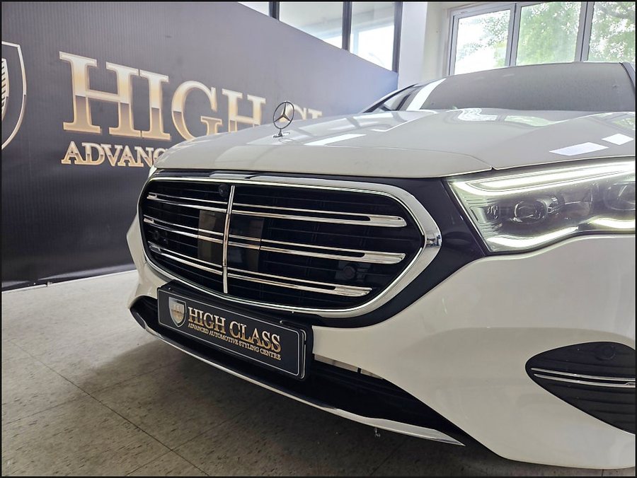 벤츠 E350e 발광그릴, E클래스 익스클루시브 모델이 야간에 멋내는 순정 옵션