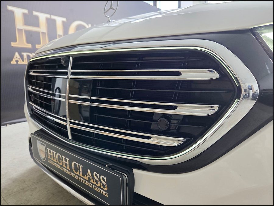 벤츠 E350e 발광그릴, E클래스 익스클루시브 모델이 야간에 멋내는 순정 옵션