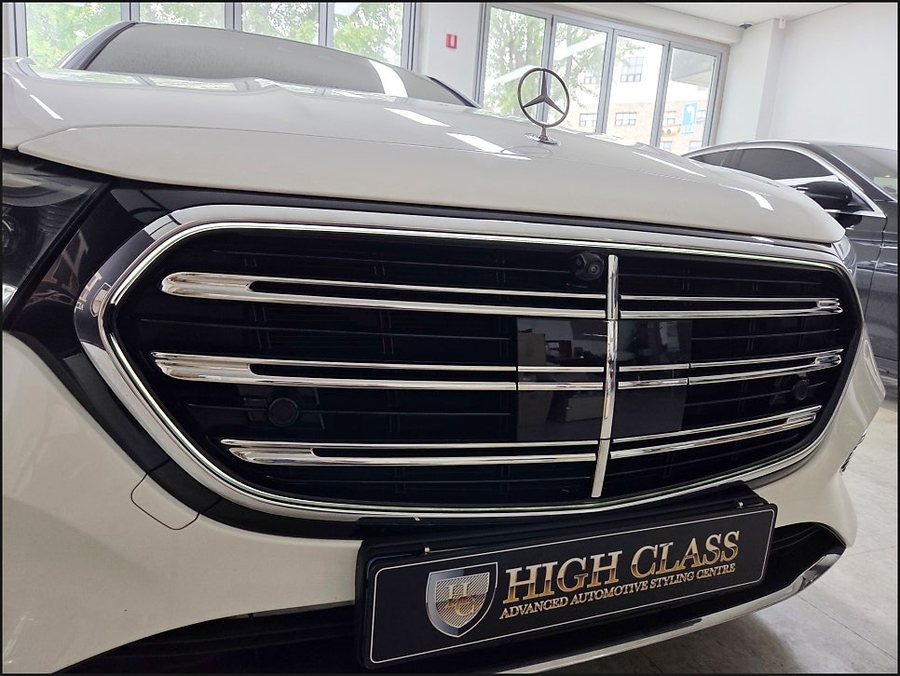 벤츠 E350e 발광그릴, E클래스 익스클루시브 모델이 야간에 멋내는 순정 옵션